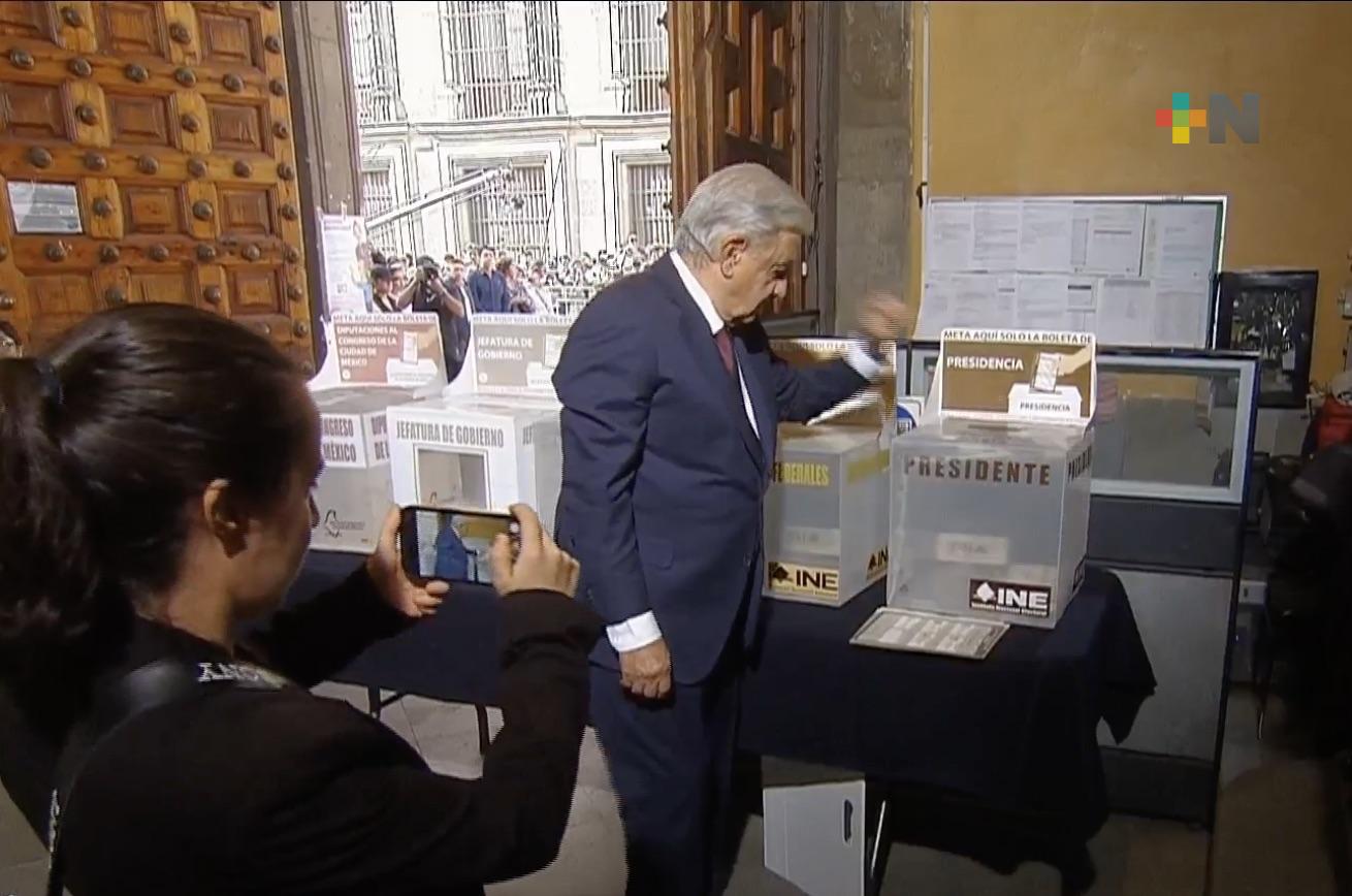En el Centro Histórico acude el presidente López Obrador a emitir su voto